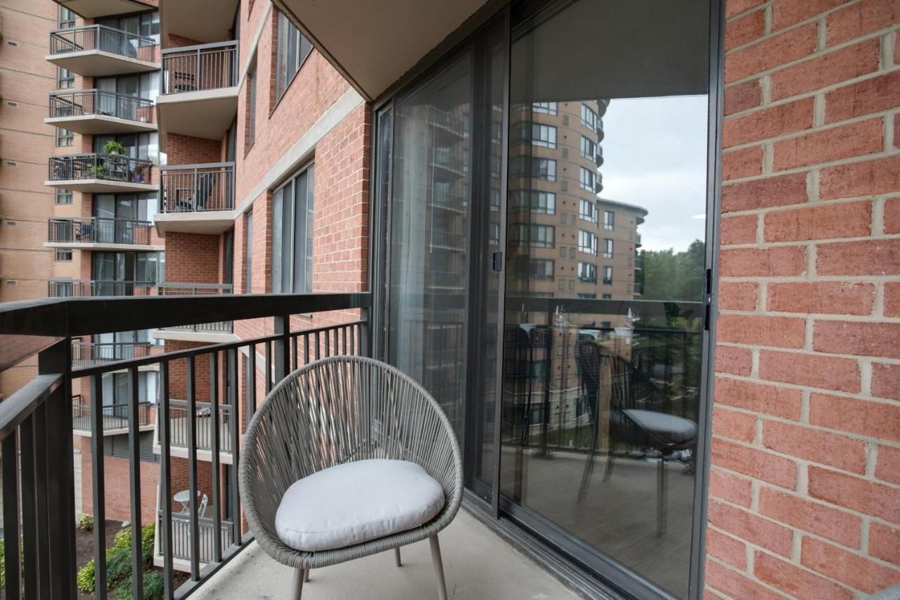 ארלינגטון Modern & Charming Apt With Rooftop @Pentagon City מראה חיצוני תמונה