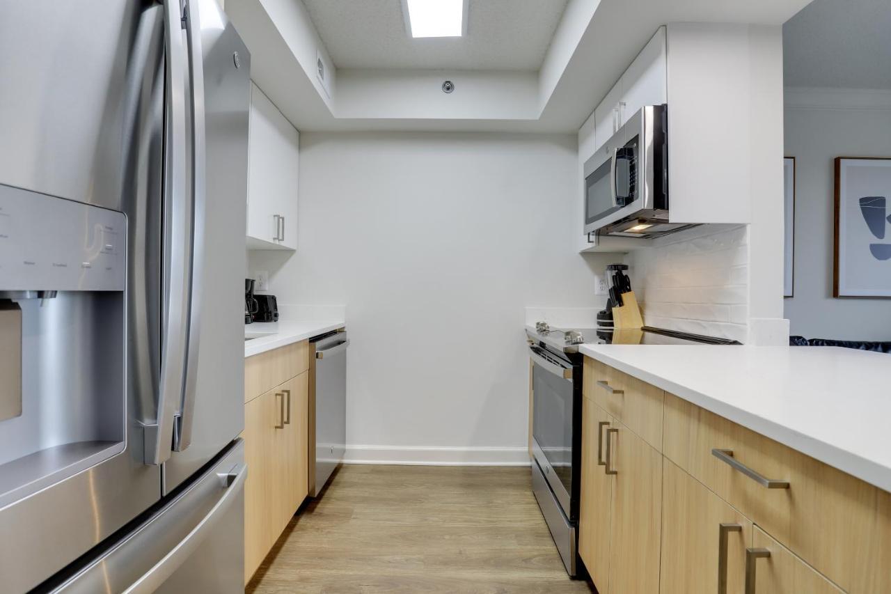 ארלינגטון Modern & Charming Apt With Rooftop @Pentagon City מראה חיצוני תמונה
