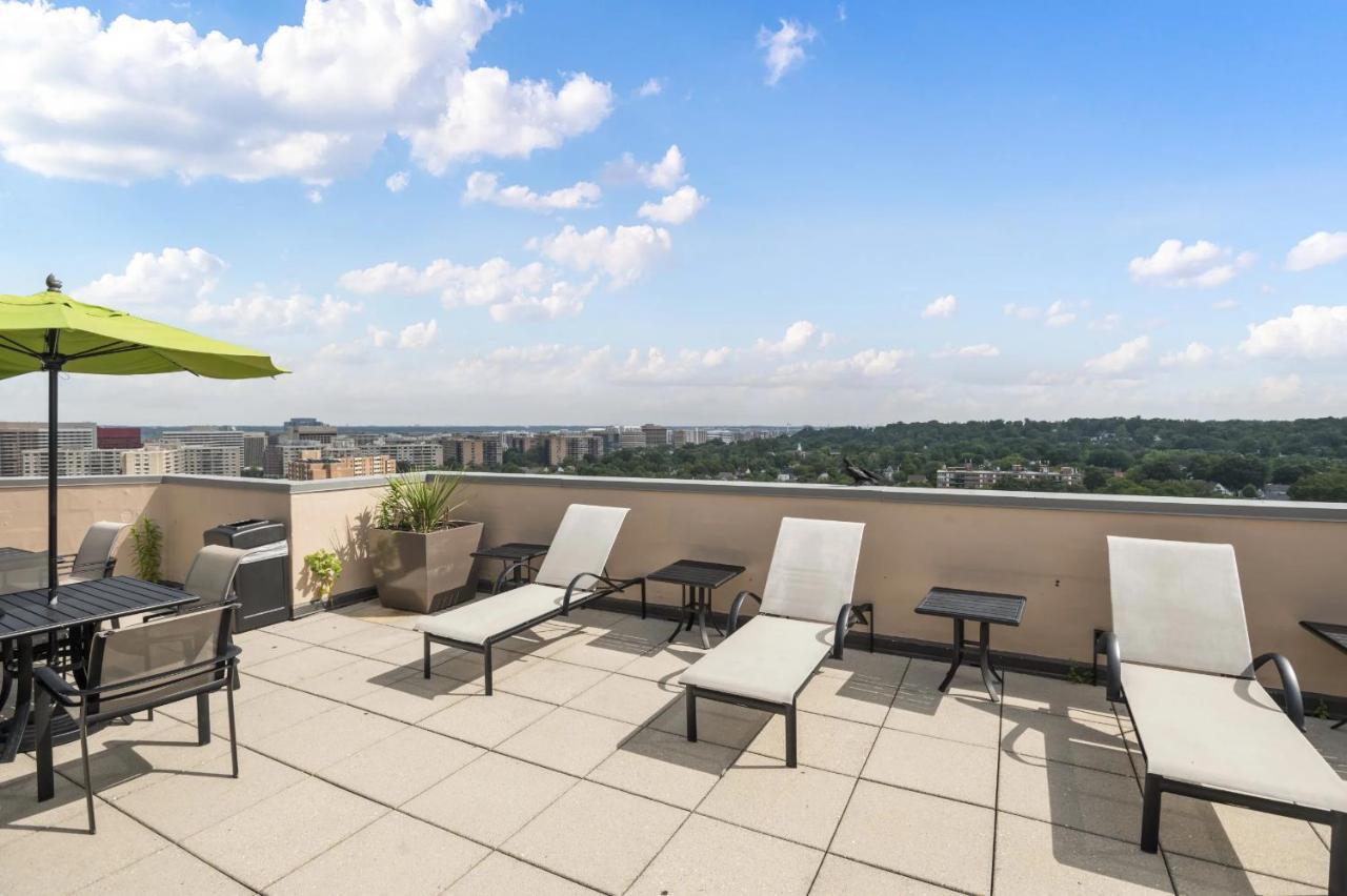 ארלינגטון Modern & Charming Apt With Rooftop @Pentagon City מראה חיצוני תמונה