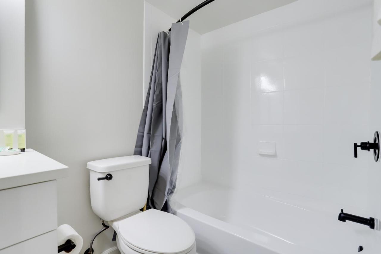 ארלינגטון Modern & Charming Apt With Rooftop @Pentagon City מראה חיצוני תמונה